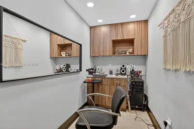 Established Full Service Beauty Salon with Turnkey Operations