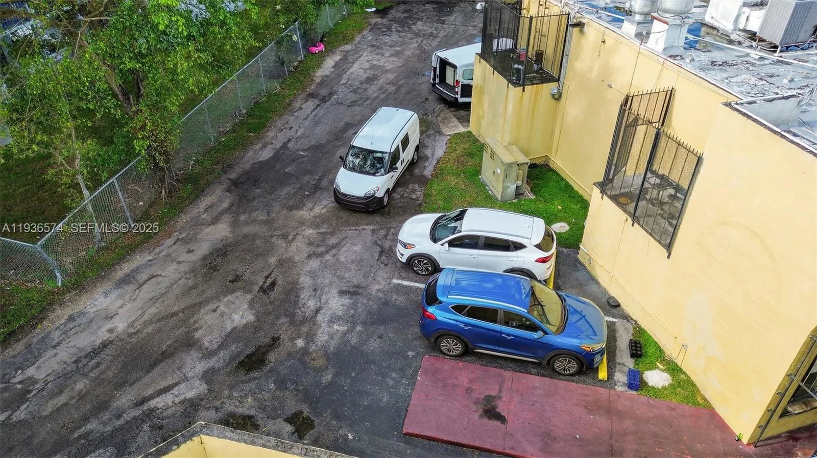 Established Restaurant with Prime Central Location