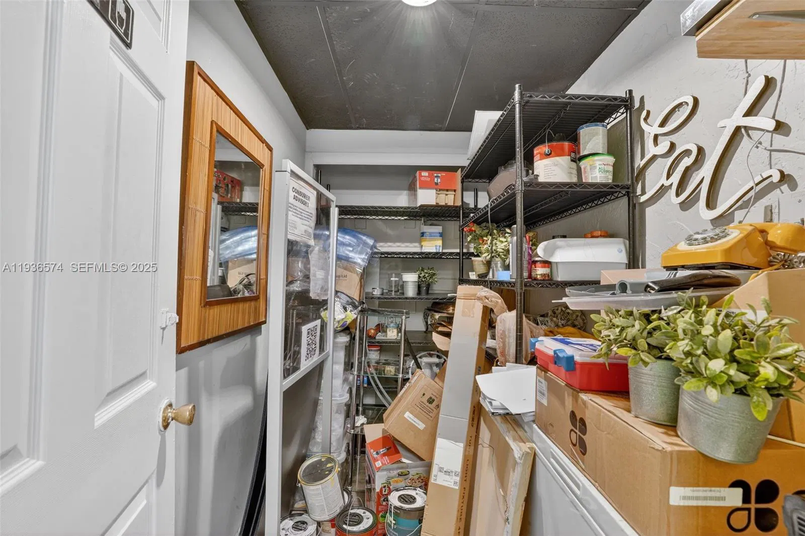 Established Restaurant with Prime Central Location