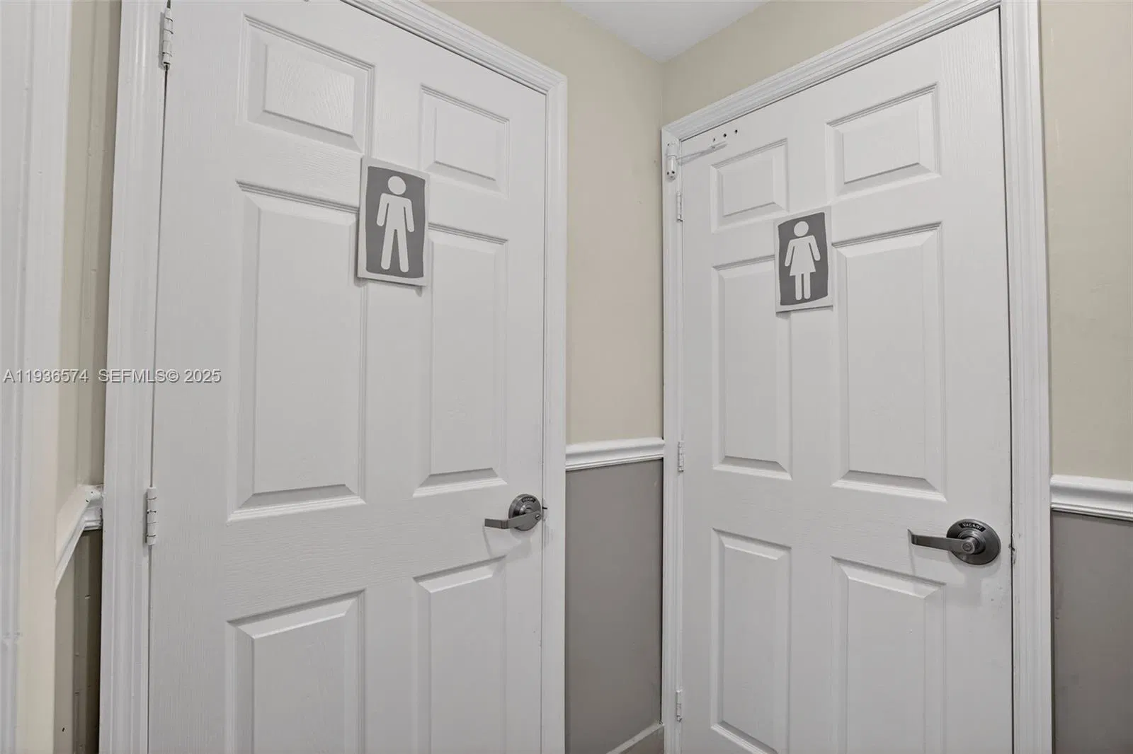 Established Restaurant with Prime Central Location