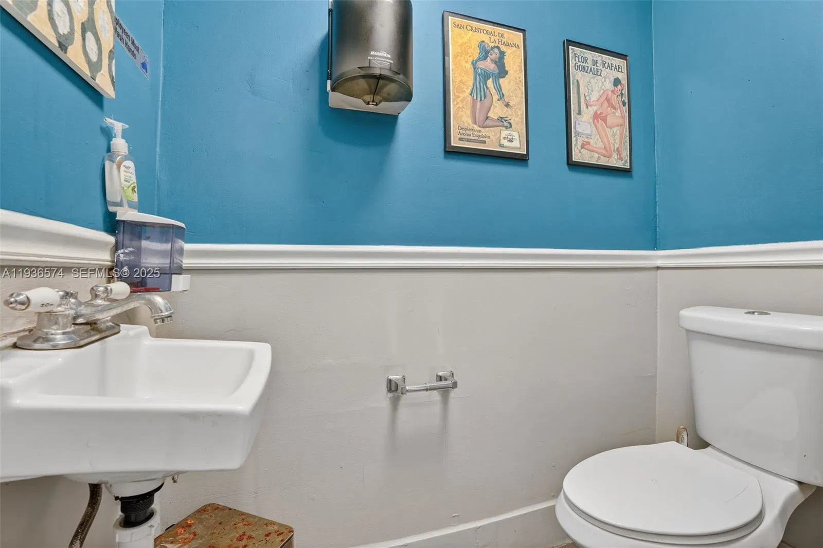 Established Restaurant with Prime Central Location