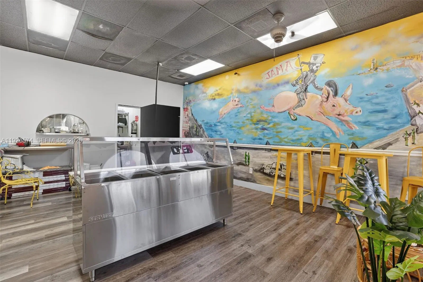 Established Restaurant with Prime Central Location