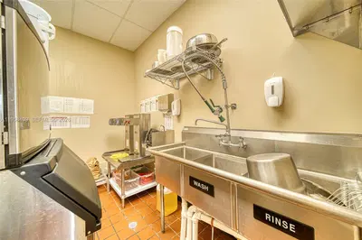 Turnkey Boba Tea Shop with Franchise Flexibility