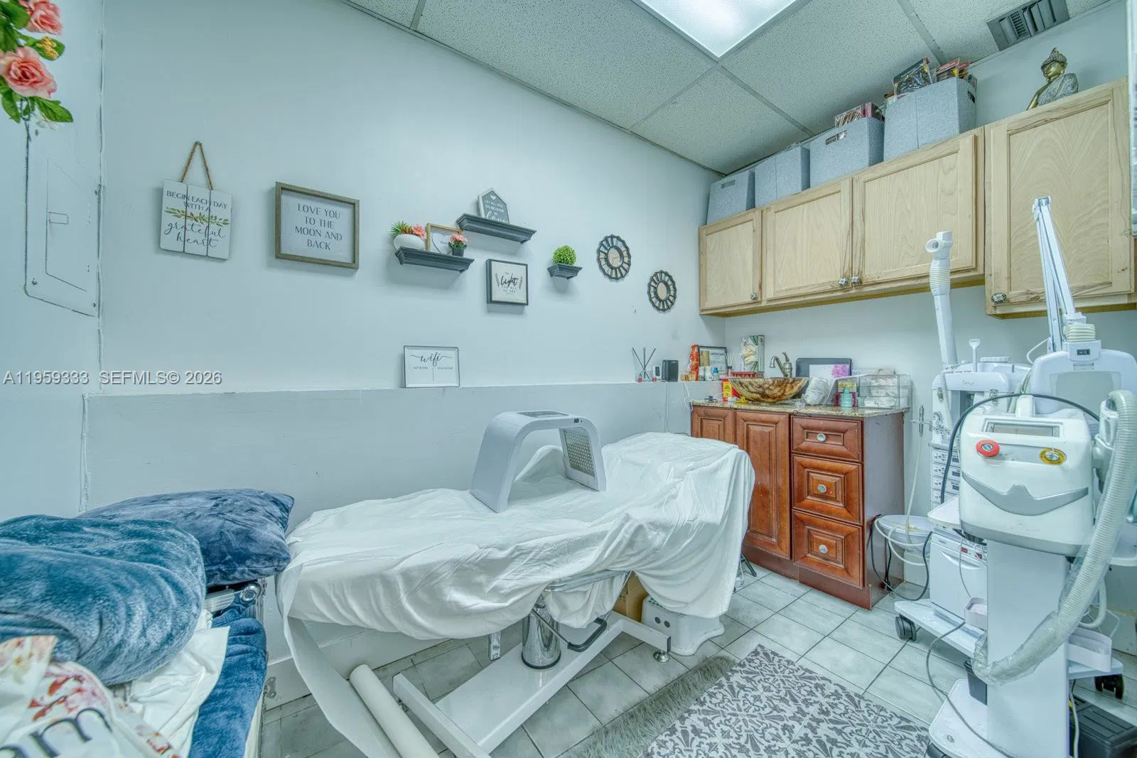 Profitable Beauty Salon with High Foot Traffic