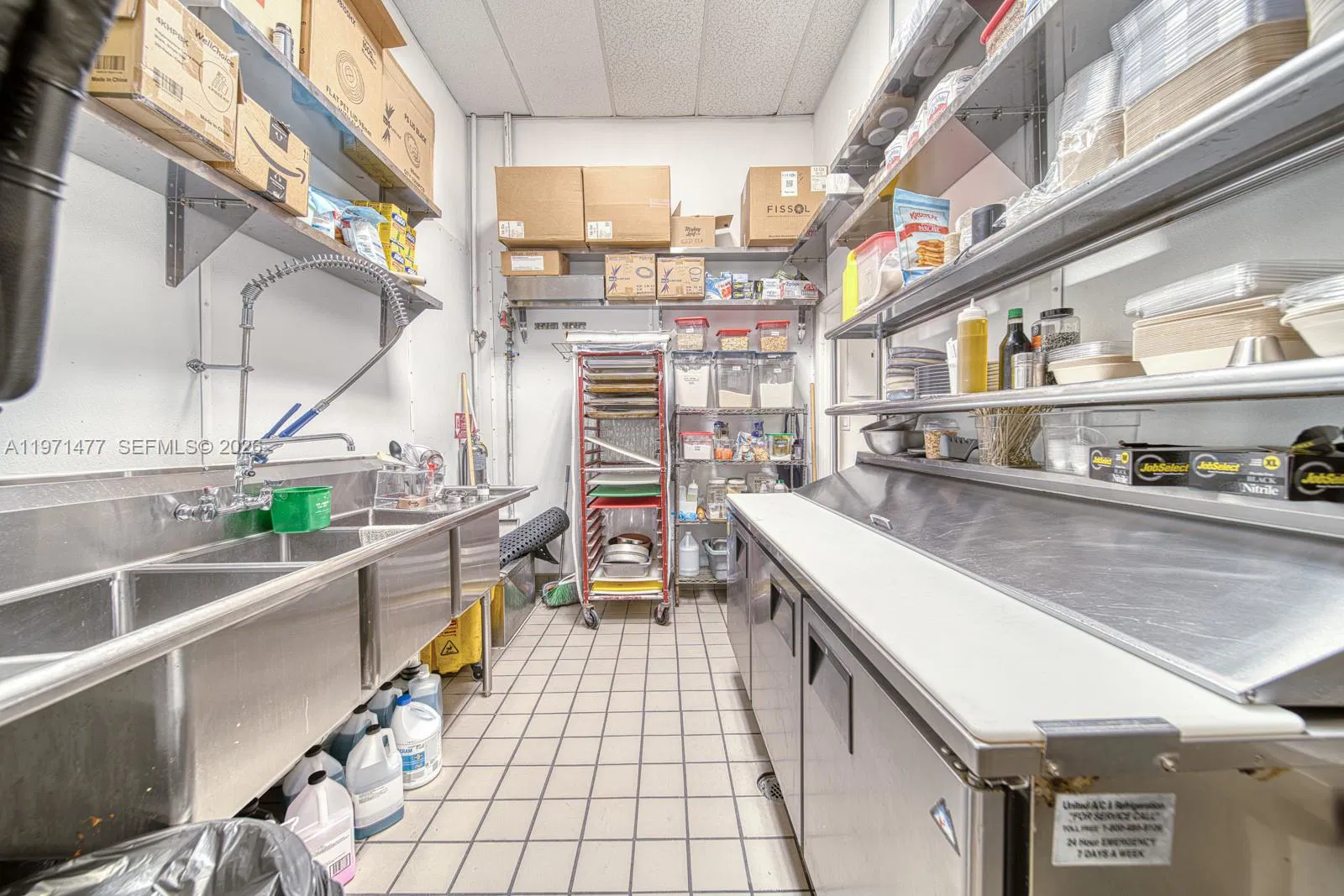 Turnkey Caf Restaurant with Prime Location