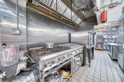 Turnkey Caf Restaurant with Prime Location