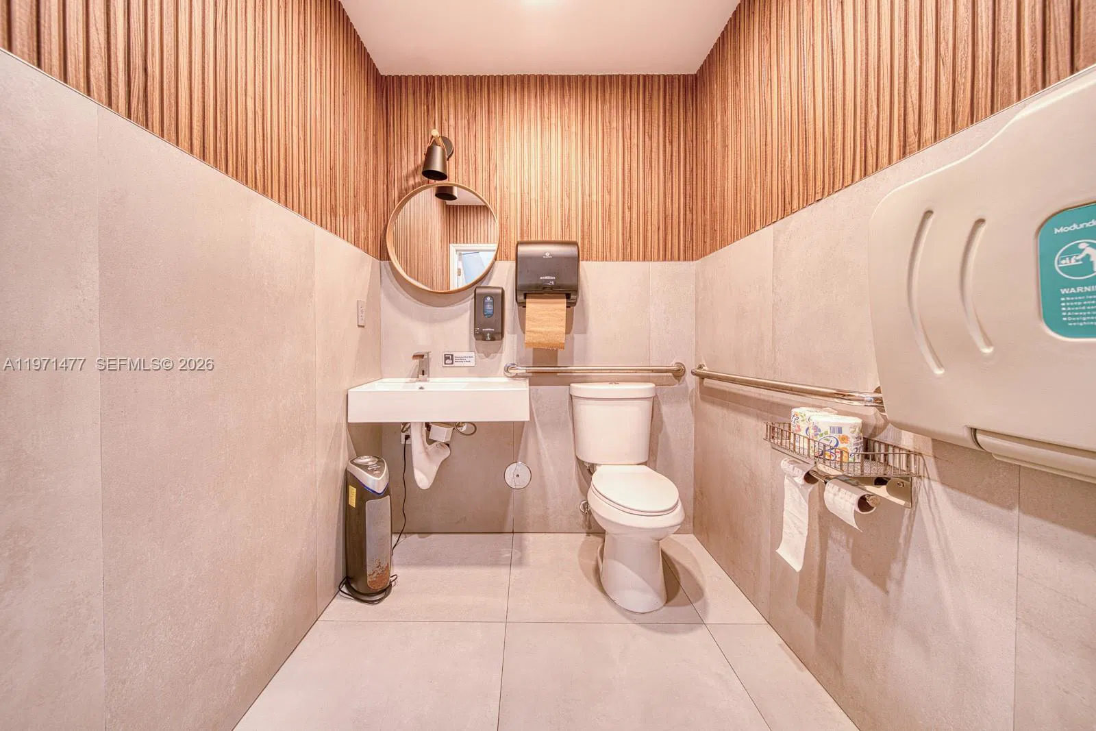 Turnkey Caf Restaurant with Prime Location