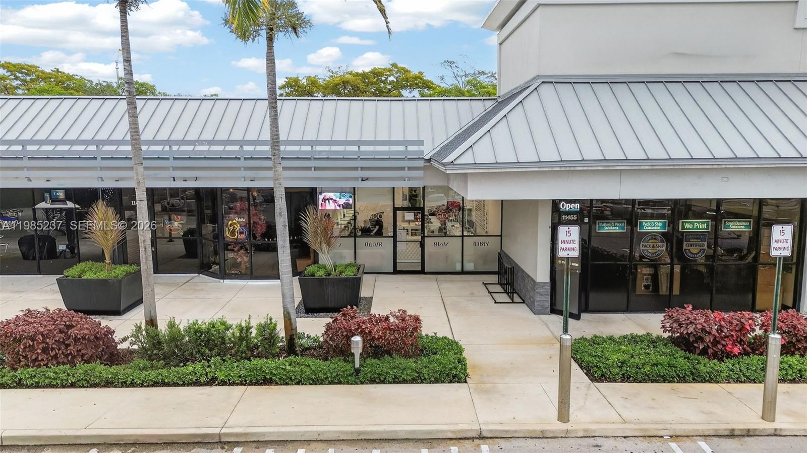 Turnkey Beauty Salon with Consistent Foot Traffic