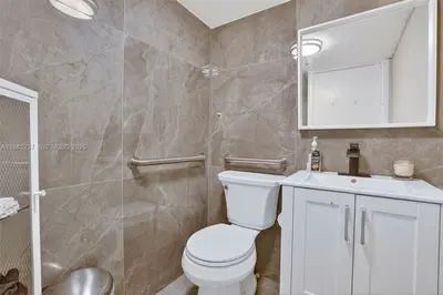 Turnkey Beauty Salon with Consistent Foot Traffic