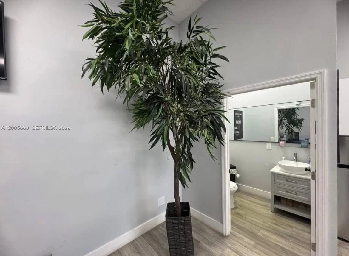 Established Auto Sales Business with Strong Vendor Relationships