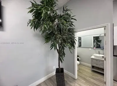 Established Auto Sales Business with Strong Vendor Relationships