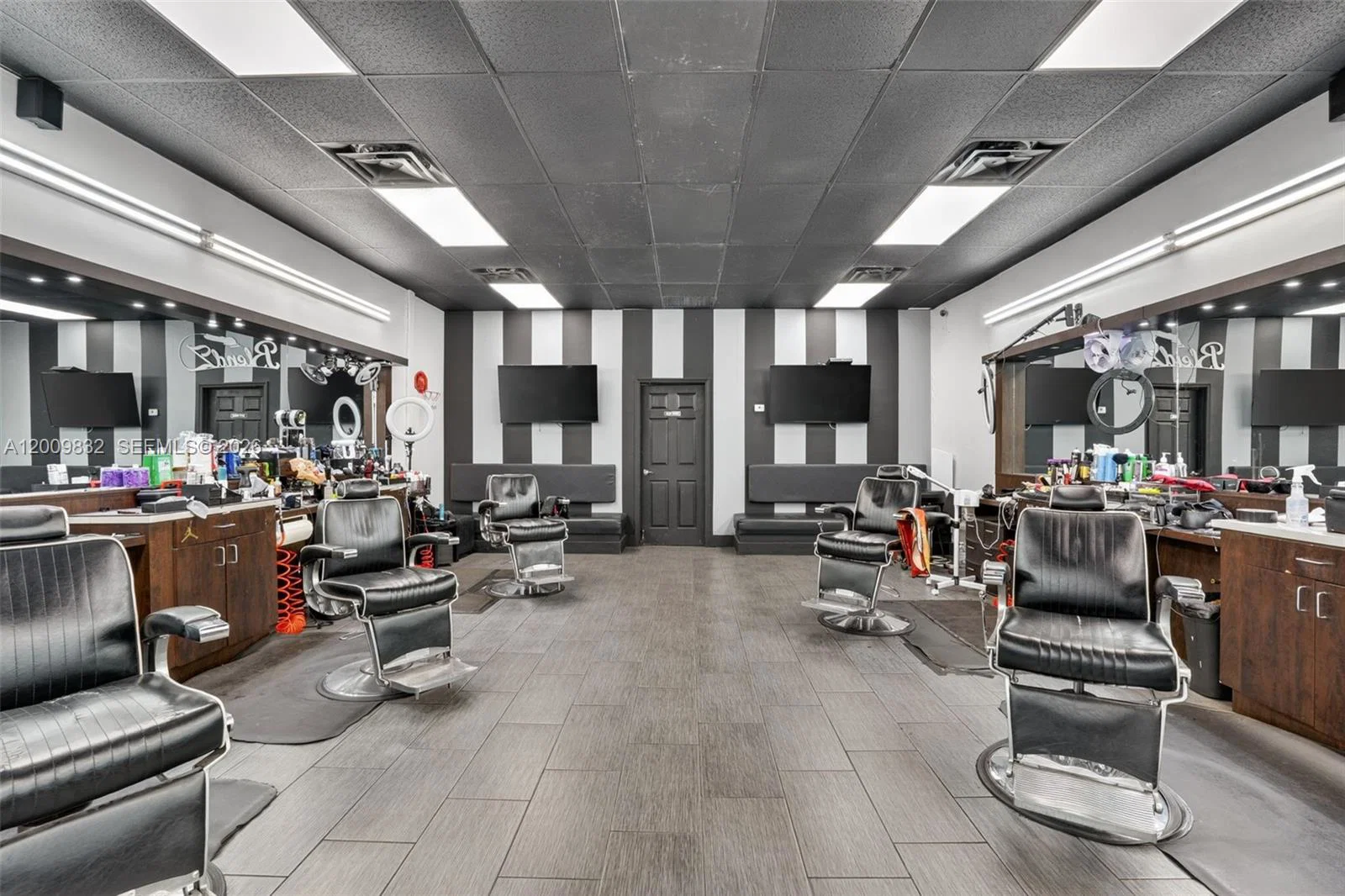 Established Barbershop with Loyal Customer Base