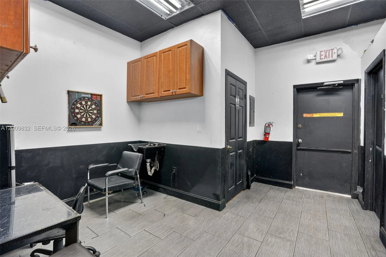 Established Barbershop with Loyal Customer Base