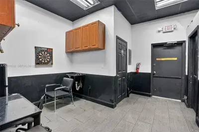Established Barbershop with Loyal Customer Base