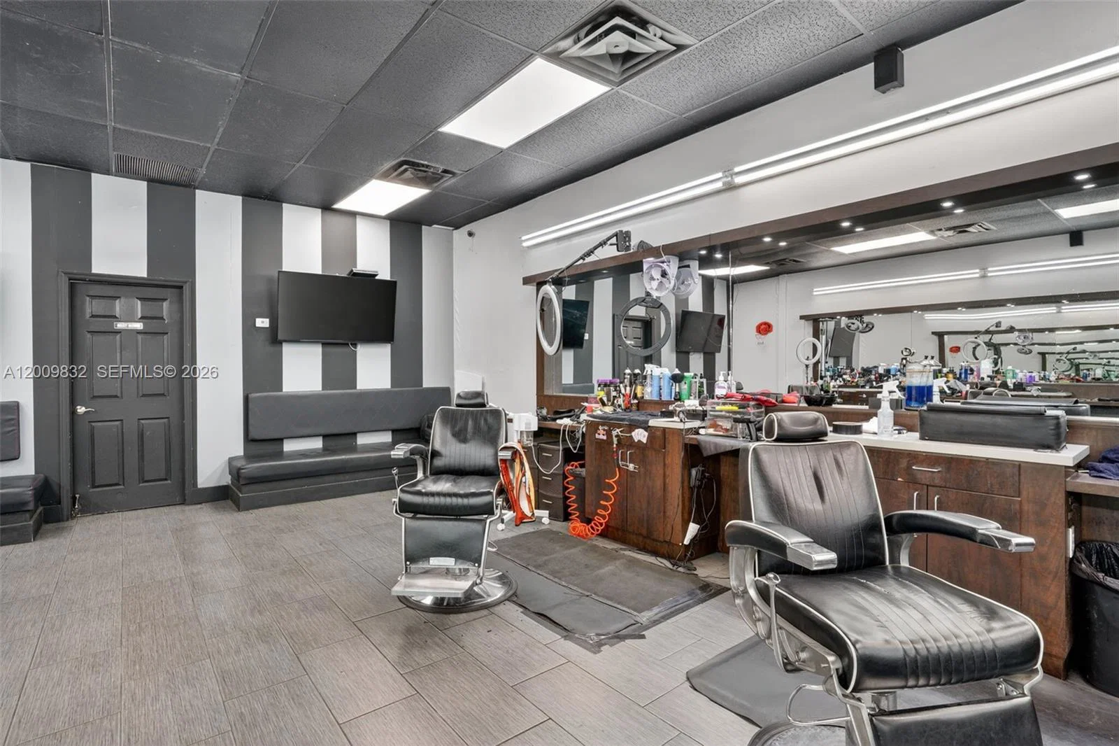 Established Barbershop with Loyal Customer Base