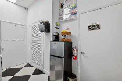 Complete Salon Equipment Package with Modern Fixtures