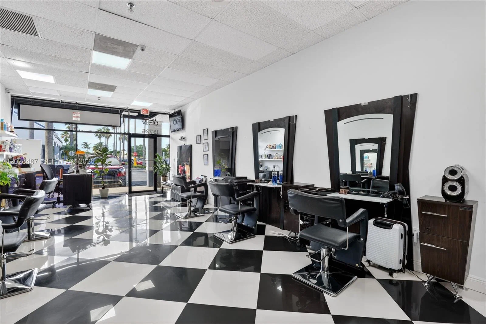 Complete Salon Equipment Package with Modern Fixtures