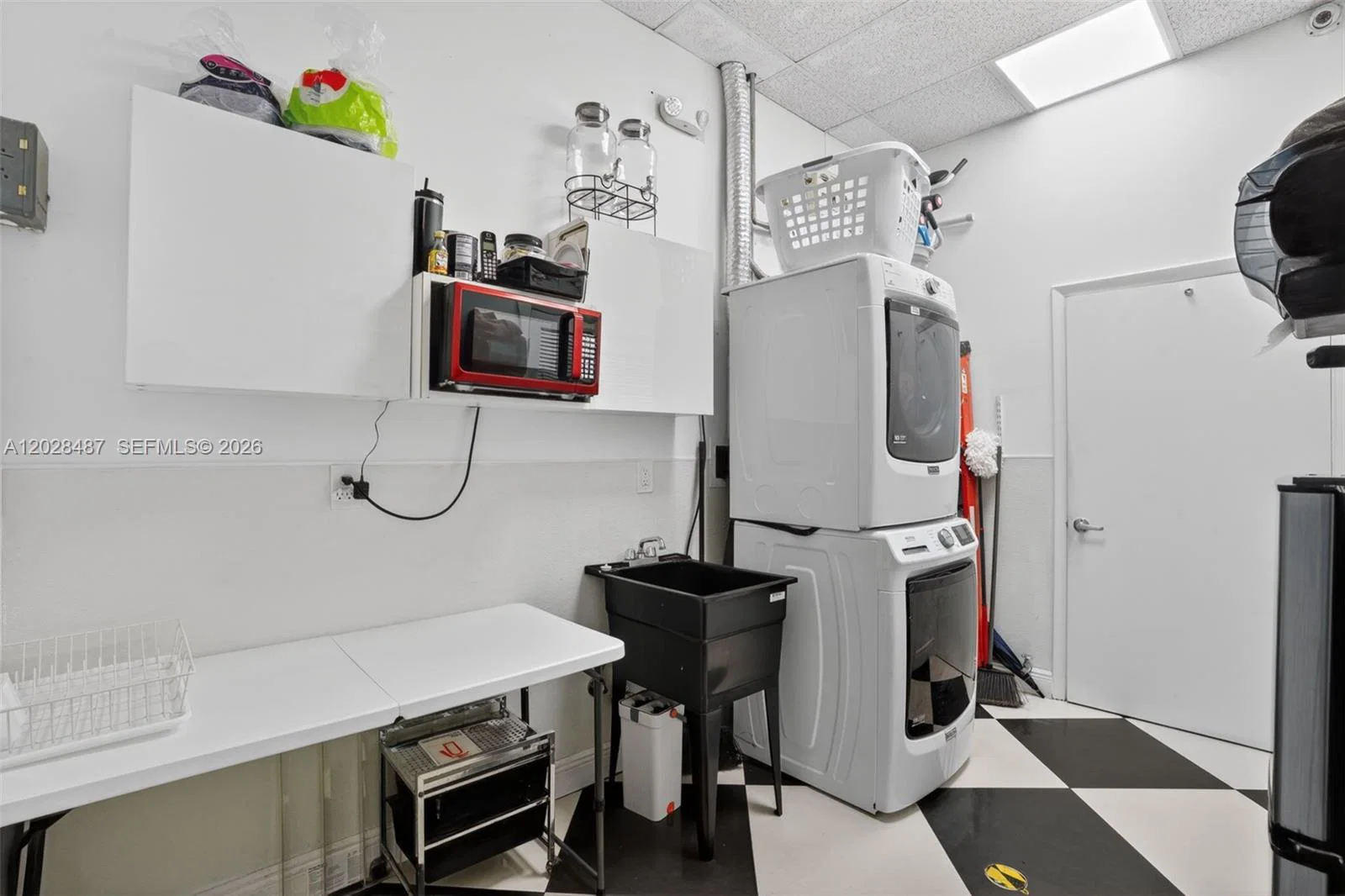 Complete Salon Equipment Package with Modern Fixtures