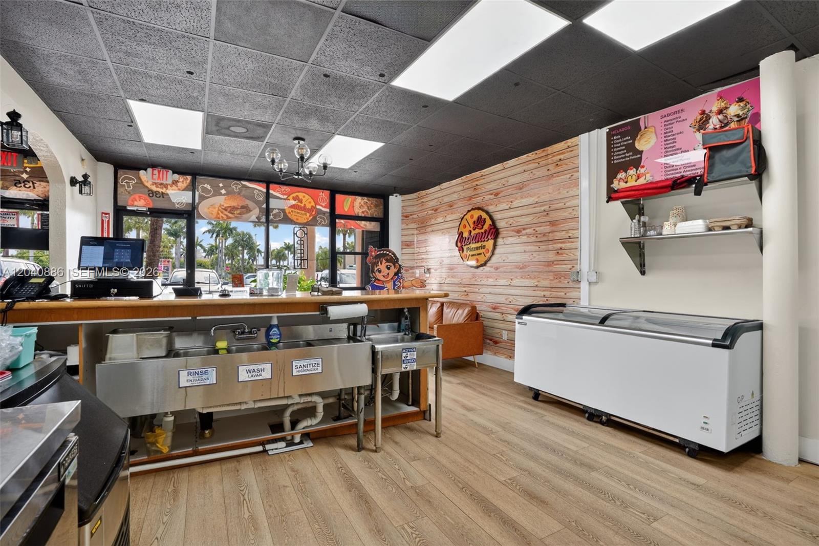 Established Pizzeria with Strong Mall Foot Traffic