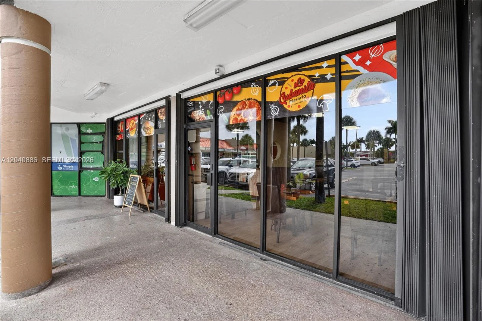 Established Pizzeria with Strong Mall Foot Traffic