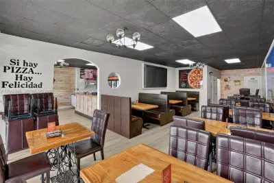 Established Pizzeria with Strong Mall Foot Traffic