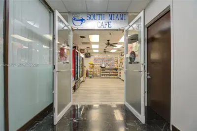 Thriving Cafe with Prime Hospital Adjacent Location