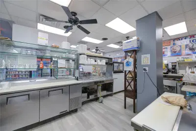 Thriving Cafe with Prime Hospital Adjacent Location