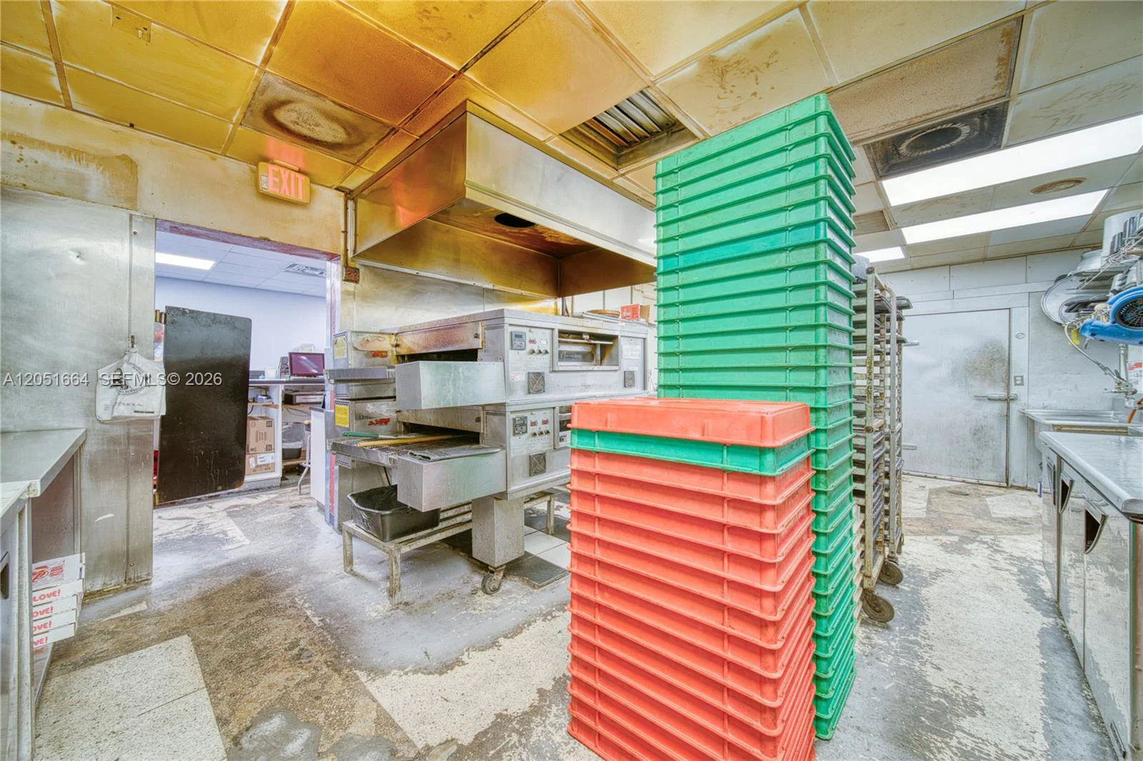 Profitable Pizzeria with a Prime High Traffic Location