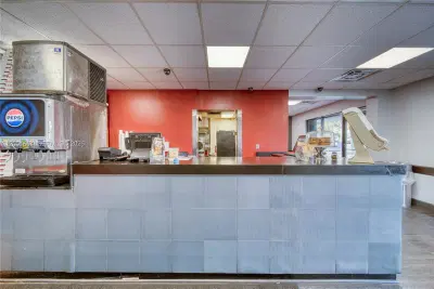 Profitable Pizzeria with a Prime High Traffic Location