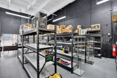 Complete Smoke Shop Fixtures and Equipment Package
