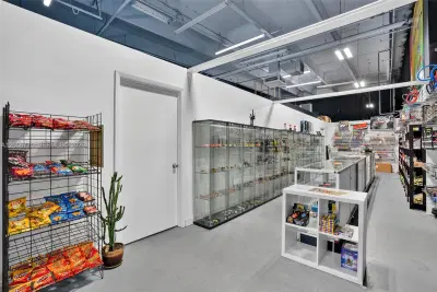 Complete Smoke Shop Fixtures and Equipment Package