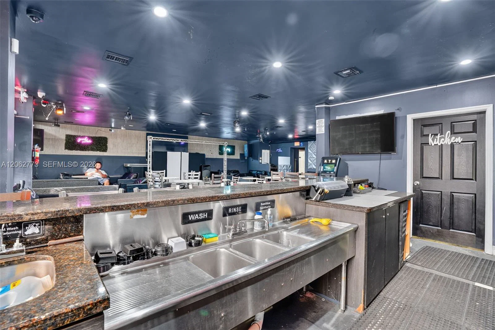 Turnkey Cafeteria and Sports Bar with Beer and Wine License
