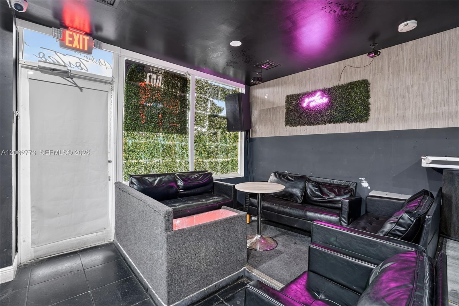Turnkey Cafeteria and Sports Bar with Beer and Wine License