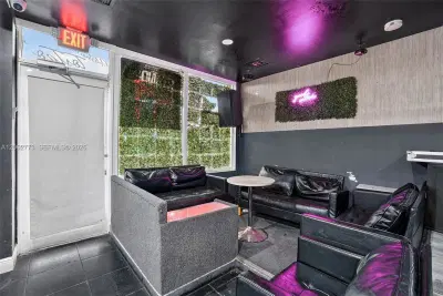 Turnkey Cafeteria and Sports Bar with Beer and Wine License