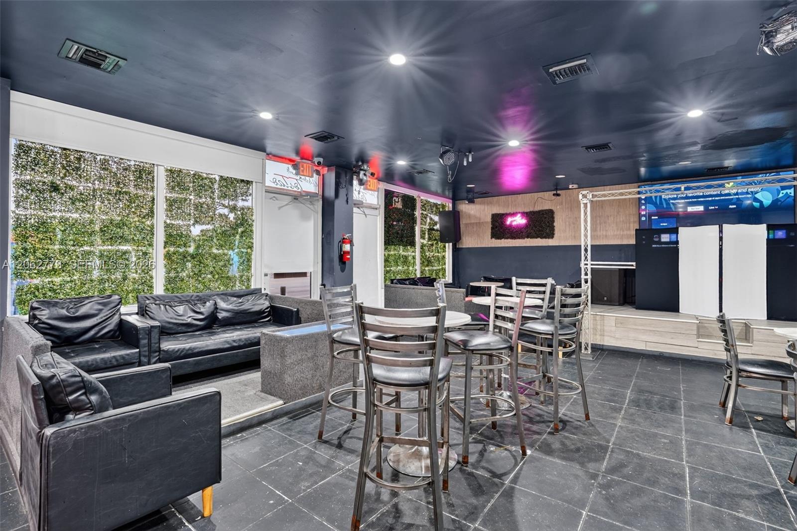 Turnkey Cafeteria and Sports Bar with Beer and Wine License