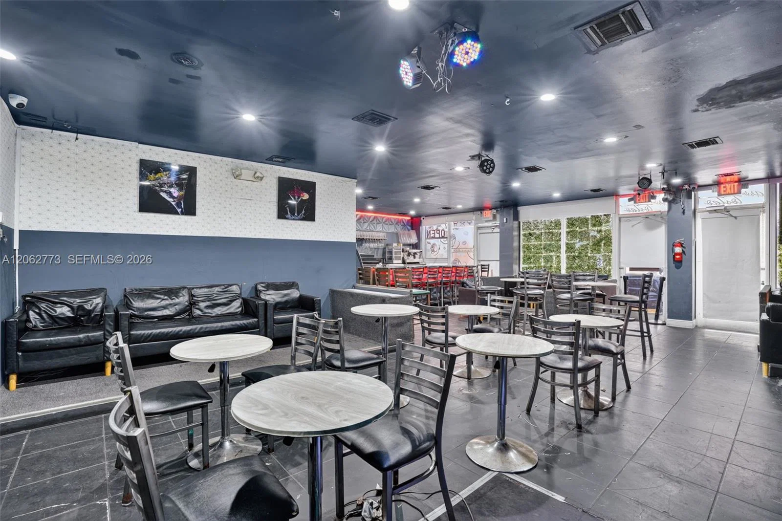 Turnkey Cafeteria and Sports Bar with Beer and Wine License