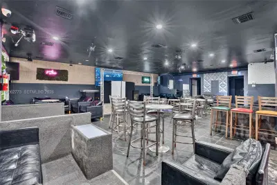 Turnkey Cafeteria and Sports Bar with Beer and Wine License