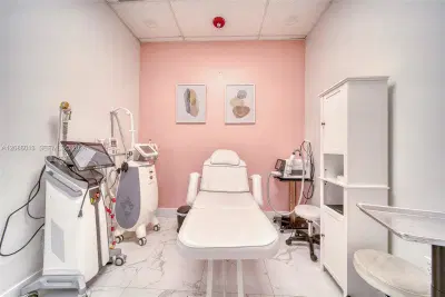Complete Salon Equipment Package with 8 Pedicure Stations