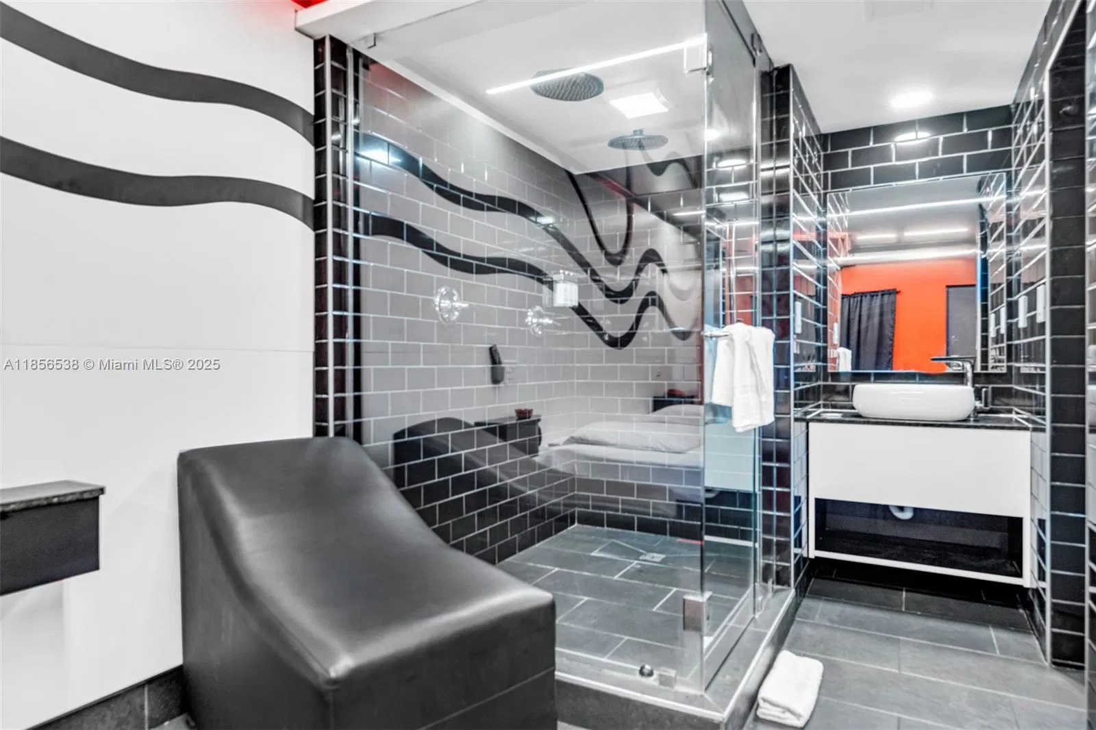 Profitable Motel with Prime Tourist Corridor Location