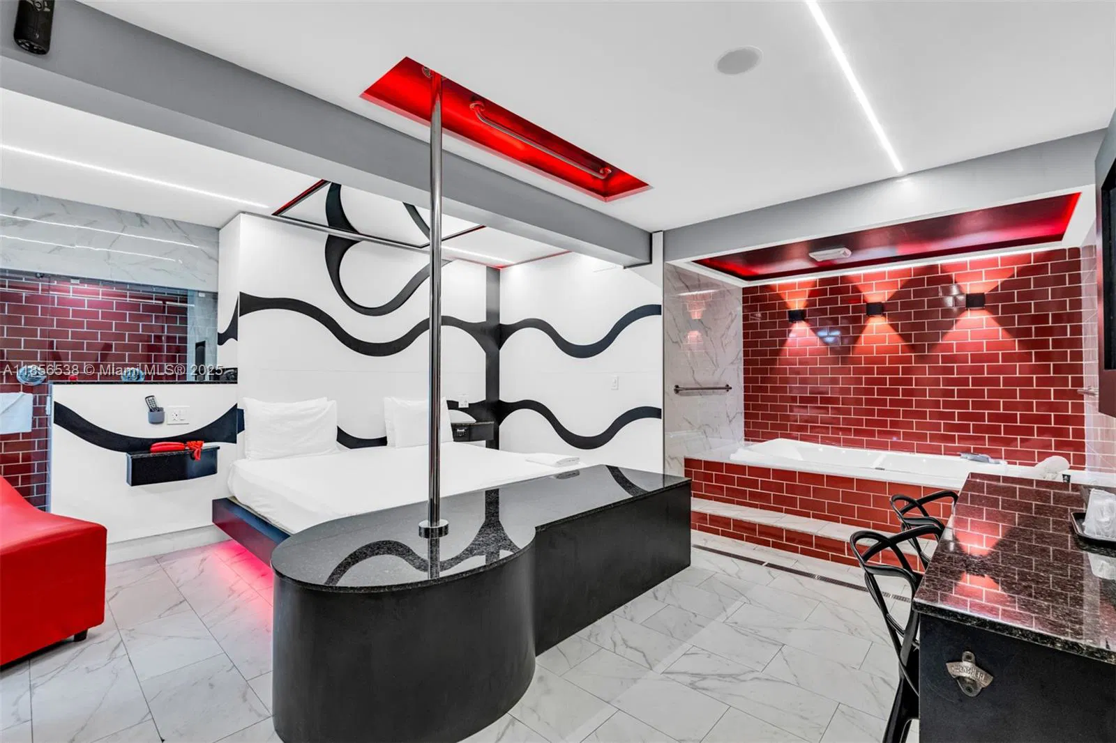 Profitable Motel with Prime Tourist Corridor Location