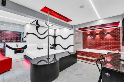 Profitable Motel with Prime Tourist Corridor Location