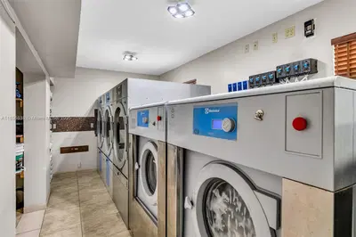 Profitable Motel with Prime Tourist Corridor Location