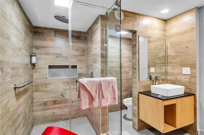 Profitable Motel with Prime Tourist Corridor Location