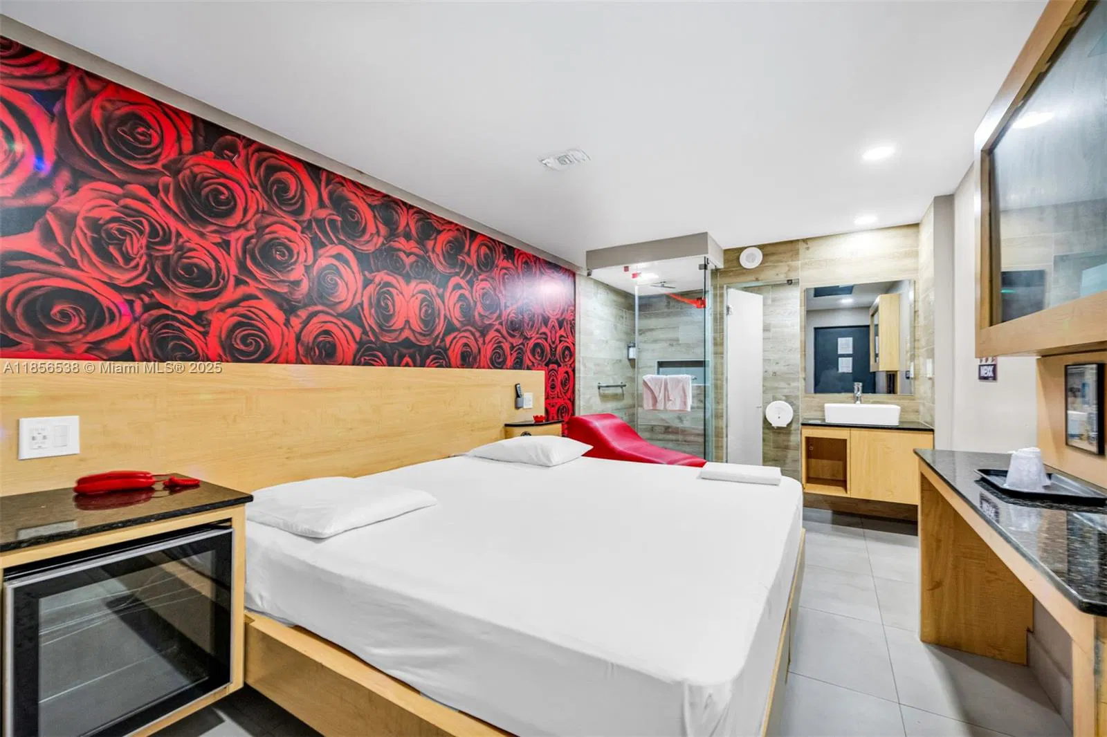 Profitable Motel with Prime Tourist Corridor Location