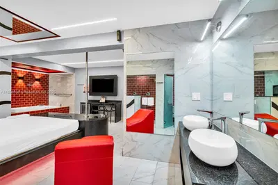 Profitable Motel with Prime Tourist Corridor Location