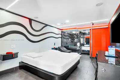 Profitable Motel with Prime Tourist Corridor Location