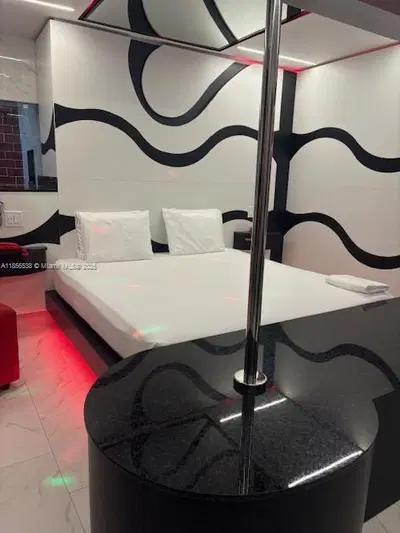 Profitable Motel with Prime Tourist Corridor Location