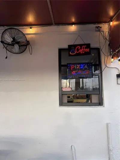 Established Cafe with a Loyal Customer Base