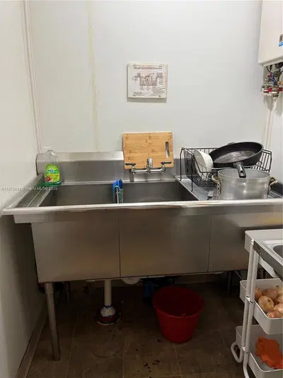 Established Cafe with a Loyal Customer Base