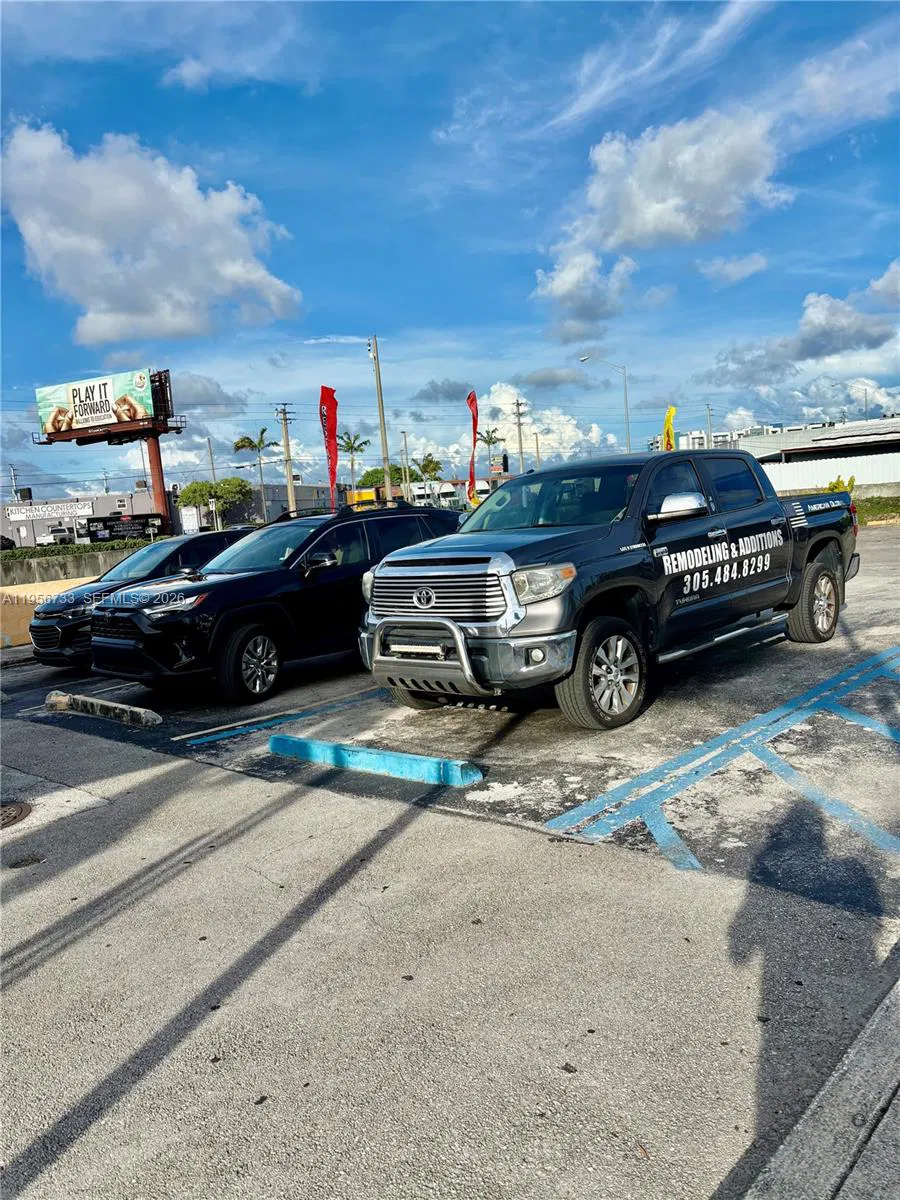 Profitable Cafe with Strong Industrial Clientele